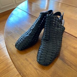 Donald / Pliner Sandal